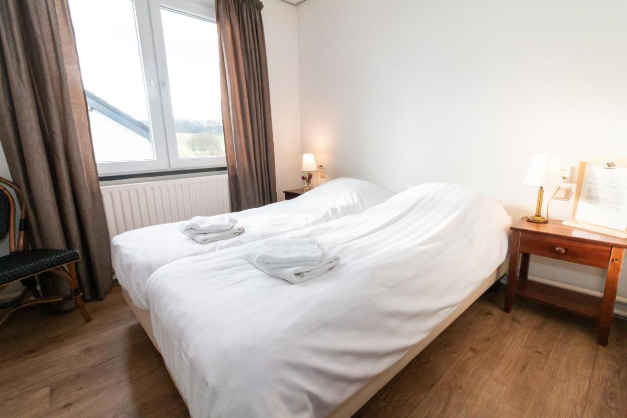B&B Hotel Gasthoeve Het Valkennest Oud-Valkenburg Esterno foto